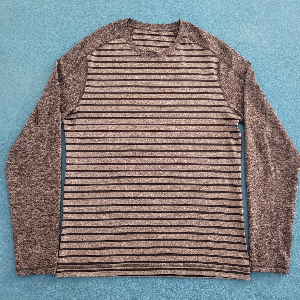 Lululemon Surge Warm Long Sleeve Shirt Men's Size M/L Gray Black Stripes